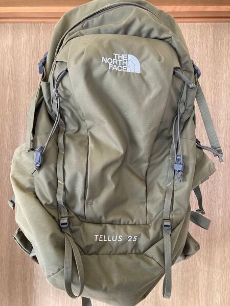 THE NORTH FACE TELLUS 25 バックパック カーキ