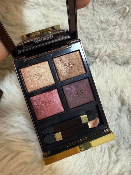TOM FORD アイシャドウパレット 04 ハネムーン