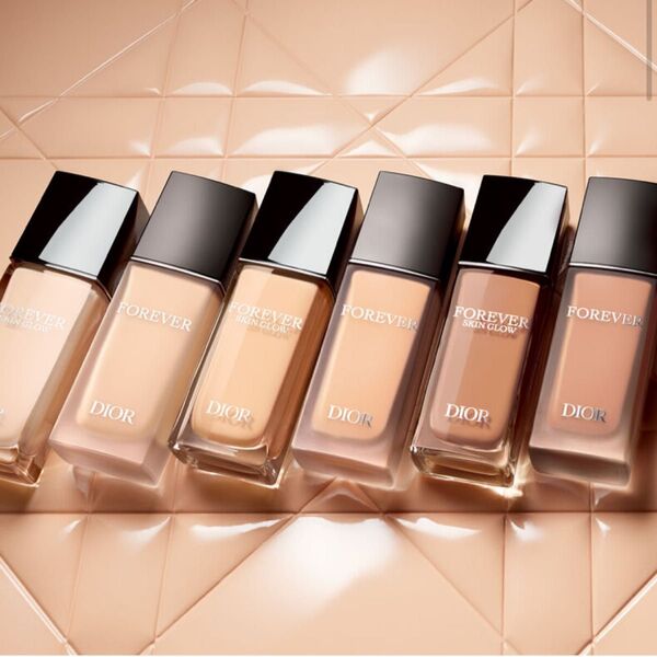 新品未使用未開封 Dior フォーエバースキン グロウ 0N ファンデーション サンプル付き!