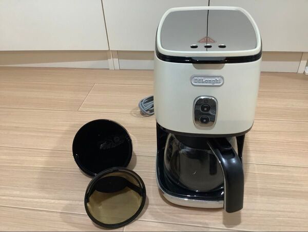 美品 デロンギ ディスティンタ ドリップコーヒーメーカー ピュアホワイト ICMI011J-W