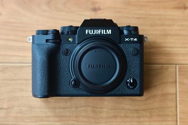 FUJIFILM X-T4 ミラーレスカメラ 本体 富士フィルム 元箱付き 付属品付き