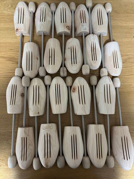 木製シューキーパー 10足セット ヒノキ 消臭効果 天然素材 シューツリー シューズキーパー