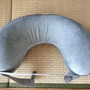 ERGOBABYエルゴベビー 授乳クッション グレー