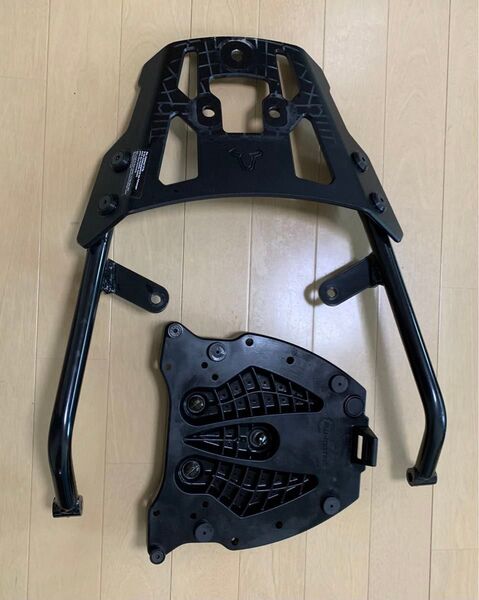 【リアキャリア】SW-MOTECH ALU-RACK GSX1300R ハヤブサ(隼) 2008〜2019年式 ベースプレート付き