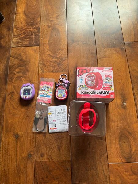 Tamagotchi Uni サンリオ たまごっちユニ 2個セット ケース付き