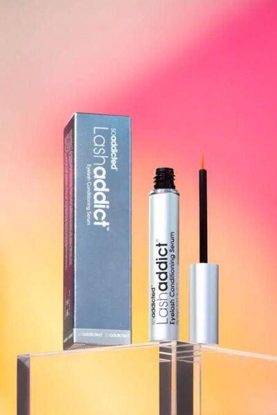 大人気のまつ毛美容液ラッシュアディクト5ml