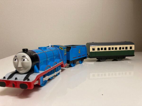 希少品 廃盤 プラレール トーマスシリーズ ゴードン 旧タイプ