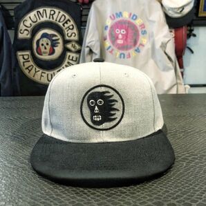 「SCUM RIDERS」フラットバイザーキャップ 【グレー/ブラック】SCUMBOY TATTOO スカムボーイ タトゥー 新品