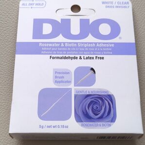 DUO ローズウォーター&ビオチンストリップラッシュ接着剤 5g