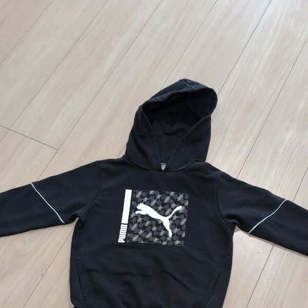 PUMA パーカー 黒 子供服 130cm