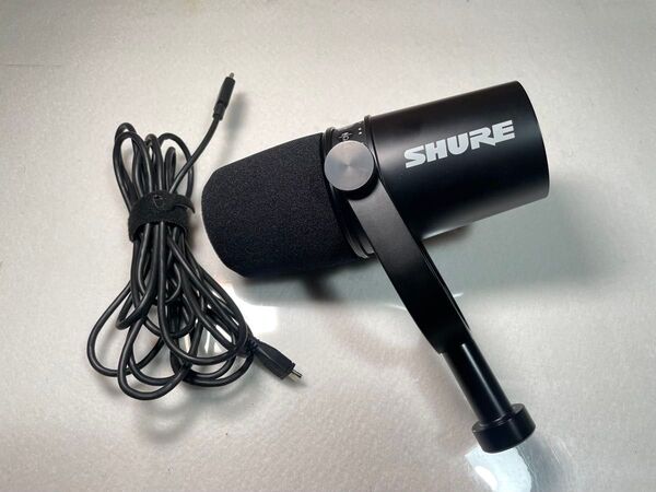 SHURE シュア MV7 ポッドキャストマイクロホン