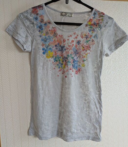 Fika レディース 花柄 グレー系 トップス Tシャツ 透け感 重ね着 M