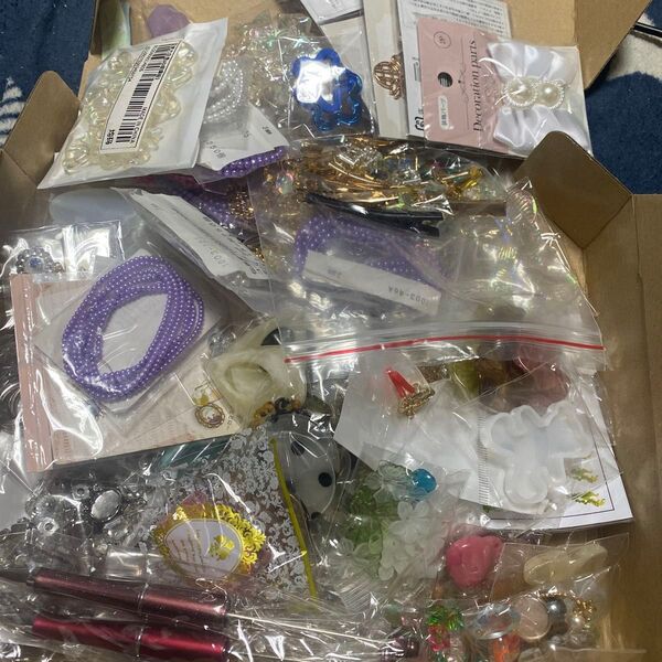 ハンドメイド素材 まとめて 訳あり商品あり ビーズ アクセサリーパーツ モールド レジン枠