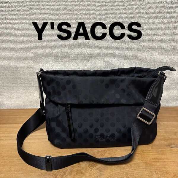 イザックY'SACCS Polka Dots 口折れショルダー 黒ドット柄 オンワード
