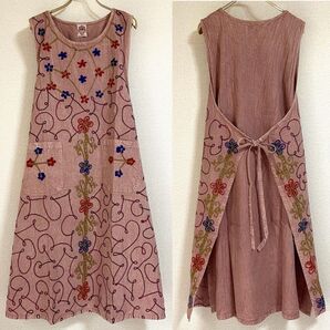 未使用タグ付◆インド綿【刺繍エプロンドレス】ロングワンピース 体型カバー フリーサイズ インド刺繍