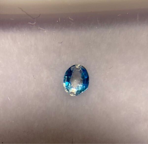 最終値】ユークレース 0.045ct 約2ミリ 宝石 ルース 天然石 バイカラー? 希少石 レアストーン 青&カラーレス系