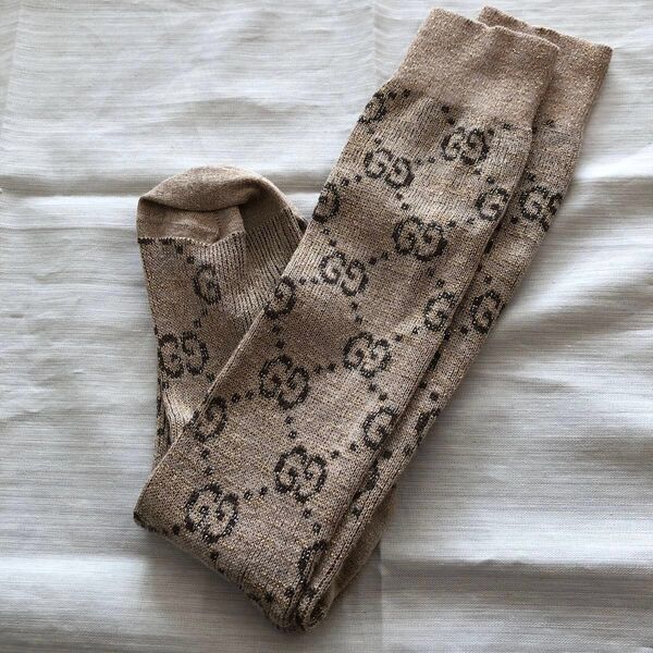 GUCCI ソックス GGロゴ 総柄 グッチ 靴下 ベージュ 金銀ラメ ハイソックス
