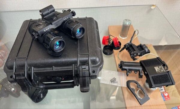 実物放出品 ITT AN/AVS-9 ANVIS9 管無し アクセサリー多数 PVS14 ナイトビジョン 米軍放出品 暗視眼鏡