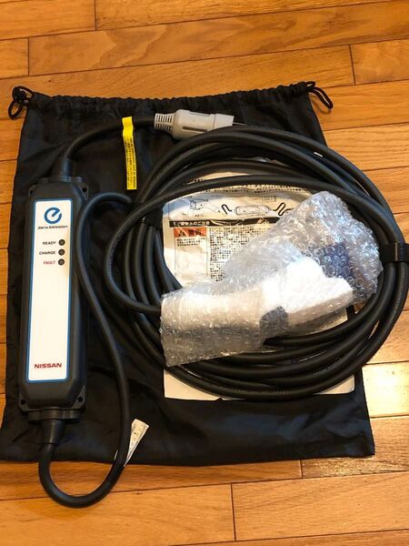 美品 日産 LEAF ZE0 AZE0 ZE1 リーフ 充電ケーブル 中古