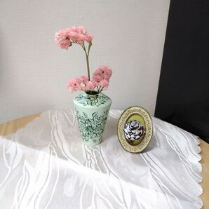 セール!花瓶と松ぼっくりのセット 一点もの (類似カテゴリー変更相談可能です)b107