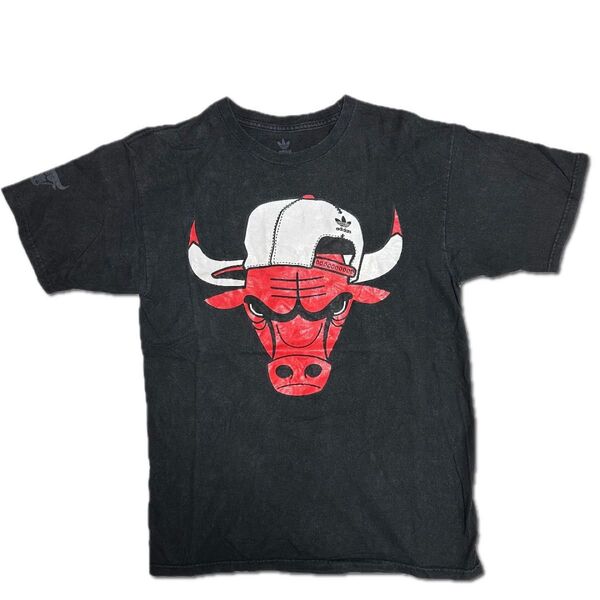 【Used】adidas アディダス シカゴ・ブルズ NBA クルーネックTシャツ M 黒 ブラック 古着