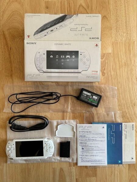 PSP PSP-2000CW (セラミック・ホワイト)