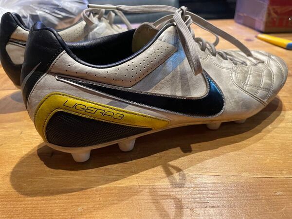 Nike Ligera 3 サッカー スパイク 28cm