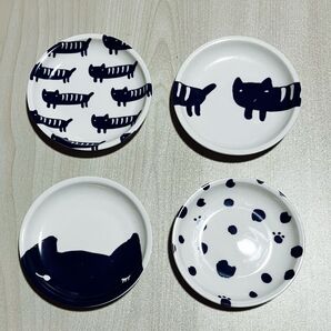 ツモリチサト 猫の豆皿4枚セット 肉球柄 未使用に近い