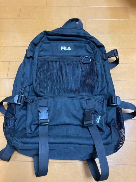 美品 FILA ブラックリュック メッシュポケット付き 通学 通勤 大容量