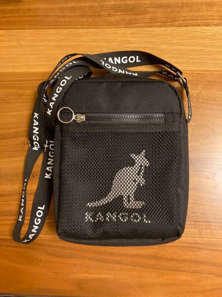 KANGOL メッシュポケット ブラックショルダーバッグ カンゴール