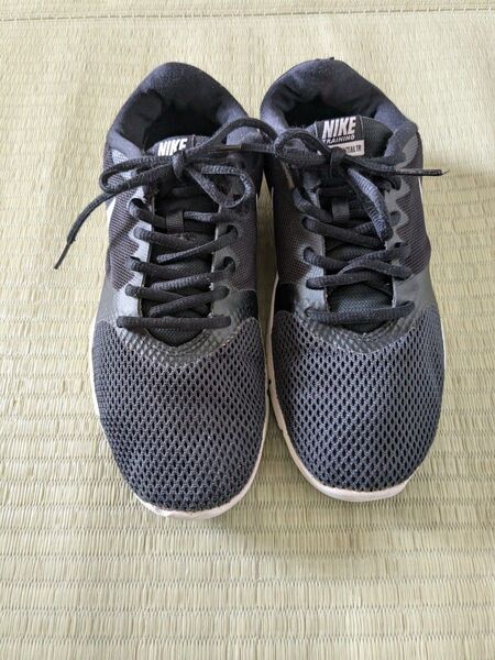 ナイキ スニーカー 25cm 黒 ランニングシューズ NIKE