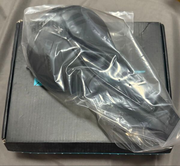 未使用新品 Ryet 自転車サドル 超軽量120g カーボンサドル ロードバイク