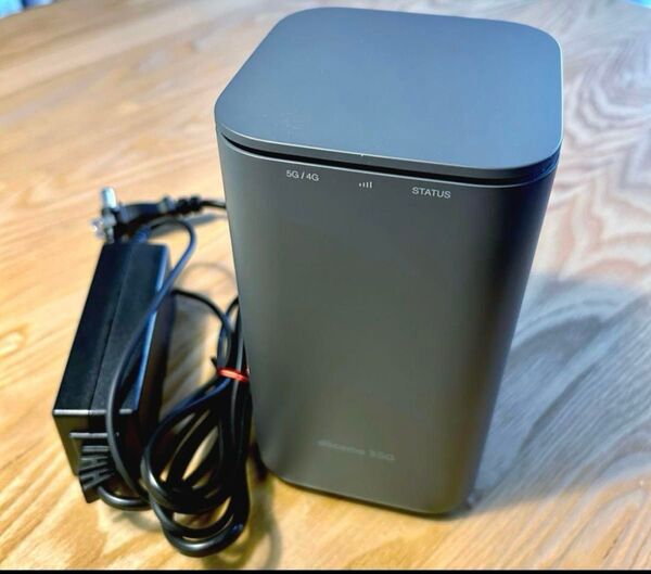 docomo home 5G HR01 Wi-Fiルーター