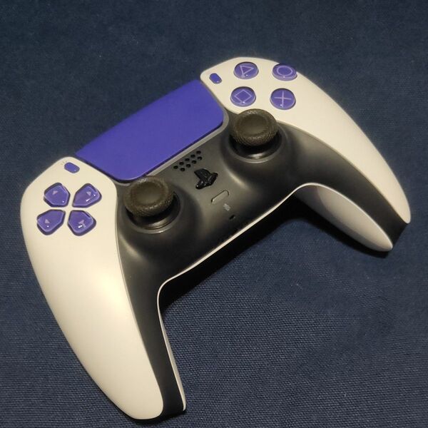 美品カスタムデュアルセンス TMR磁気スティック ホワイト&パープル PS5 DualSense CFI-ZCT1J