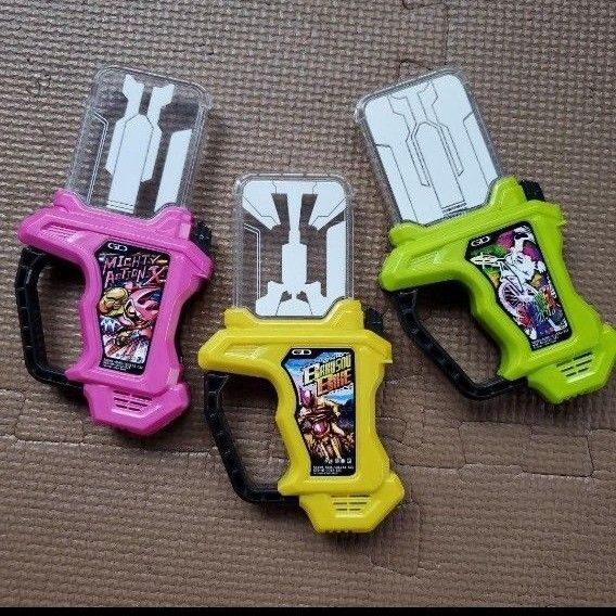 仮面ライダー エグゼイド DX版ガシャット3つセット