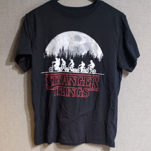 ストレンジャーシングスのデザインTシャツ
