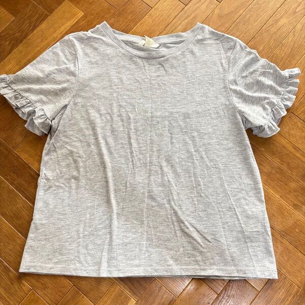 H&M グレー Tシャツ S 半袖Tシャツ フリル カットソー トップス