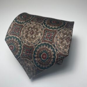 【美品】奥深い配色のペイズリー柄 ブラウン グリーン レッド シルクネクタイ 剣幅9cm