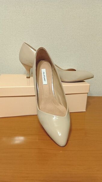 JILL STUART パンプス ベージュ 24cm ジルスチュアート 美品 エナメル クリスタル ビジュー