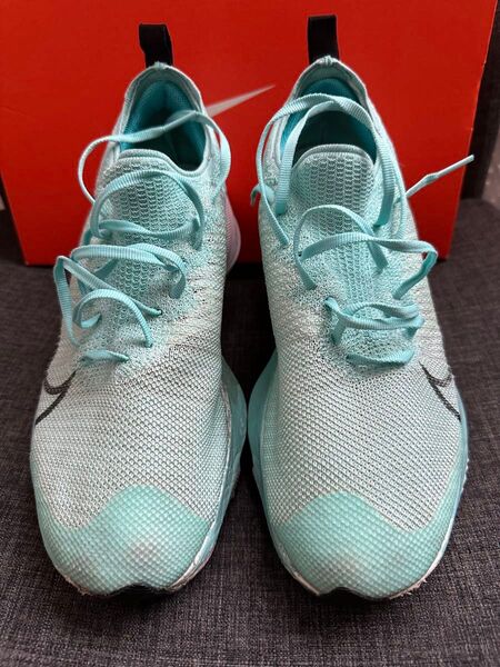 ナイキ(NIKE)エアズームテンポネクスト%FK
