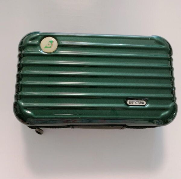 新品エバー航空 ファーストクラスアメニティ リモワポーチグリーン RIMOWA