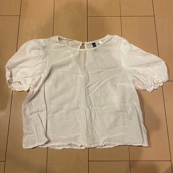 H&M(エイチアンドエム)パフスリーブ刺繍ブラウス ホワイト