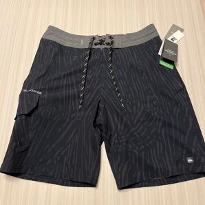 QUIKSILVER WATERMAN COLLECTION 水陸両用パンツ ボトルオープナー付き 新品