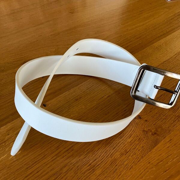 ホワイト レザーベルト