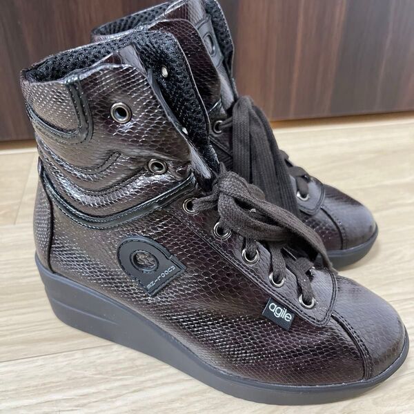 美品!RUCOLINE ヒールアップハイカットスニーカー35