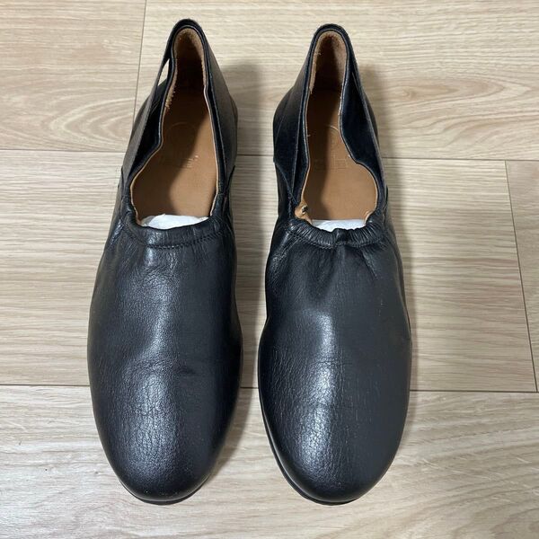 新品未使用 elle CODY 本革 フラットシューズ 甲深 ブラック 37