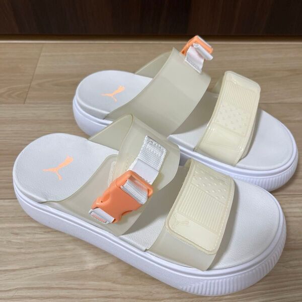 美品!PUMAの厚底スタイル SUEDE MAYU サンダル 24cm