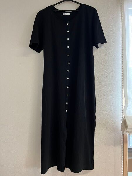 ZARA 半袖黒ワンピース