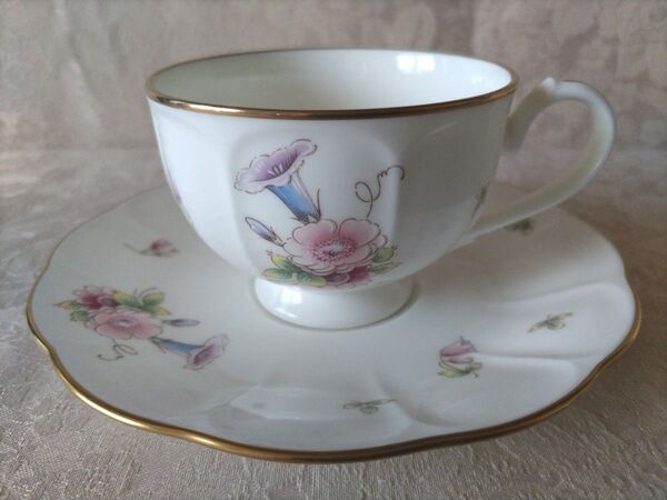 希少品 ノリタケ Noritake Bone China 朝顔 小花 カップ&ソーサー 1客