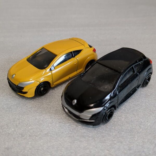 トミカ ルノー メガーヌRS 初回特別仕様&通常カラー2台セット